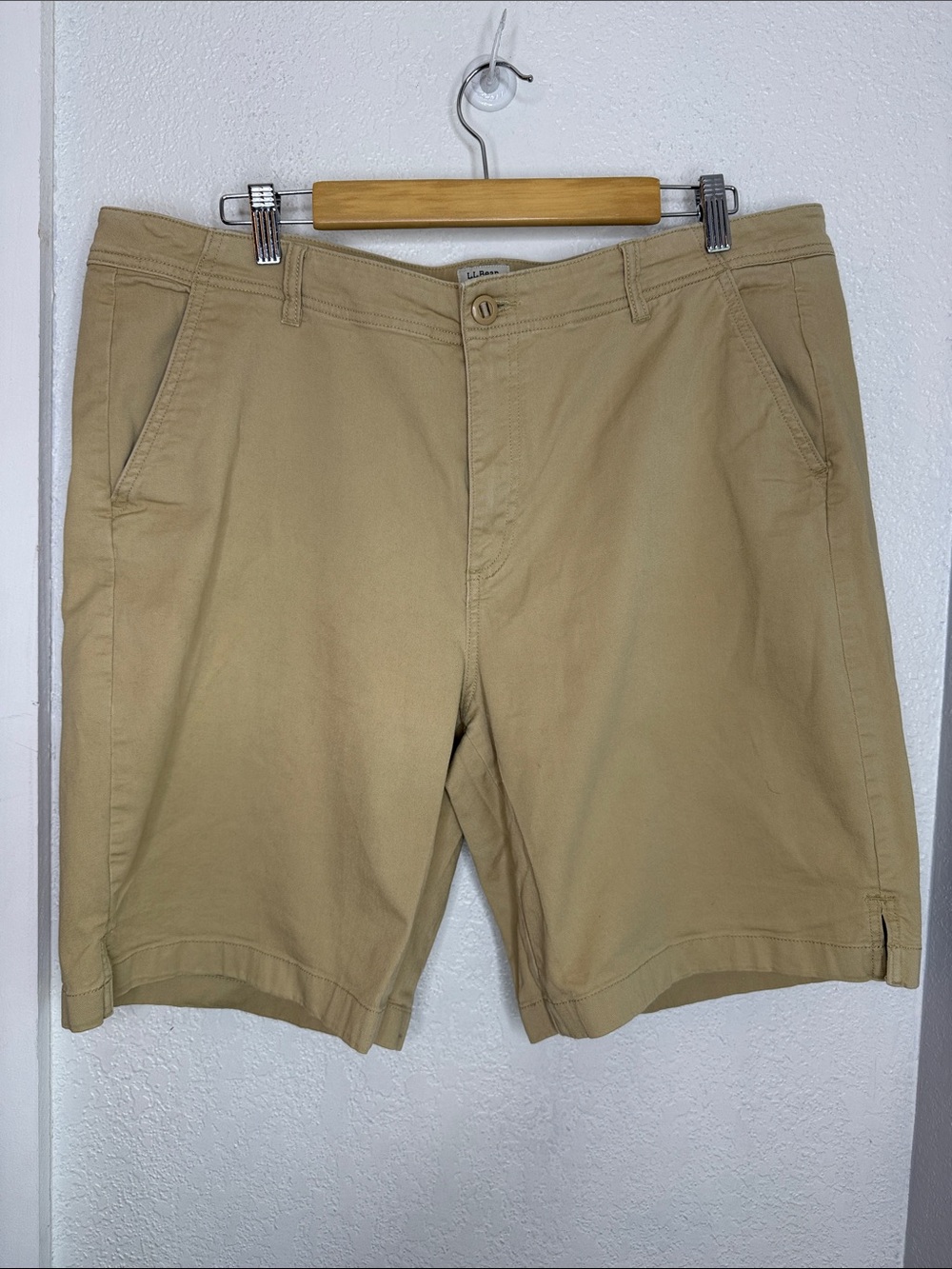 L.L.Bean Favorite Fit Khaki Bermuda Shorts Size 18 Golf Coastal Travel Hiking